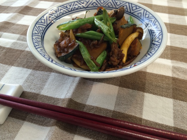 かぼちゃとひき肉の甘辛炒めの写真